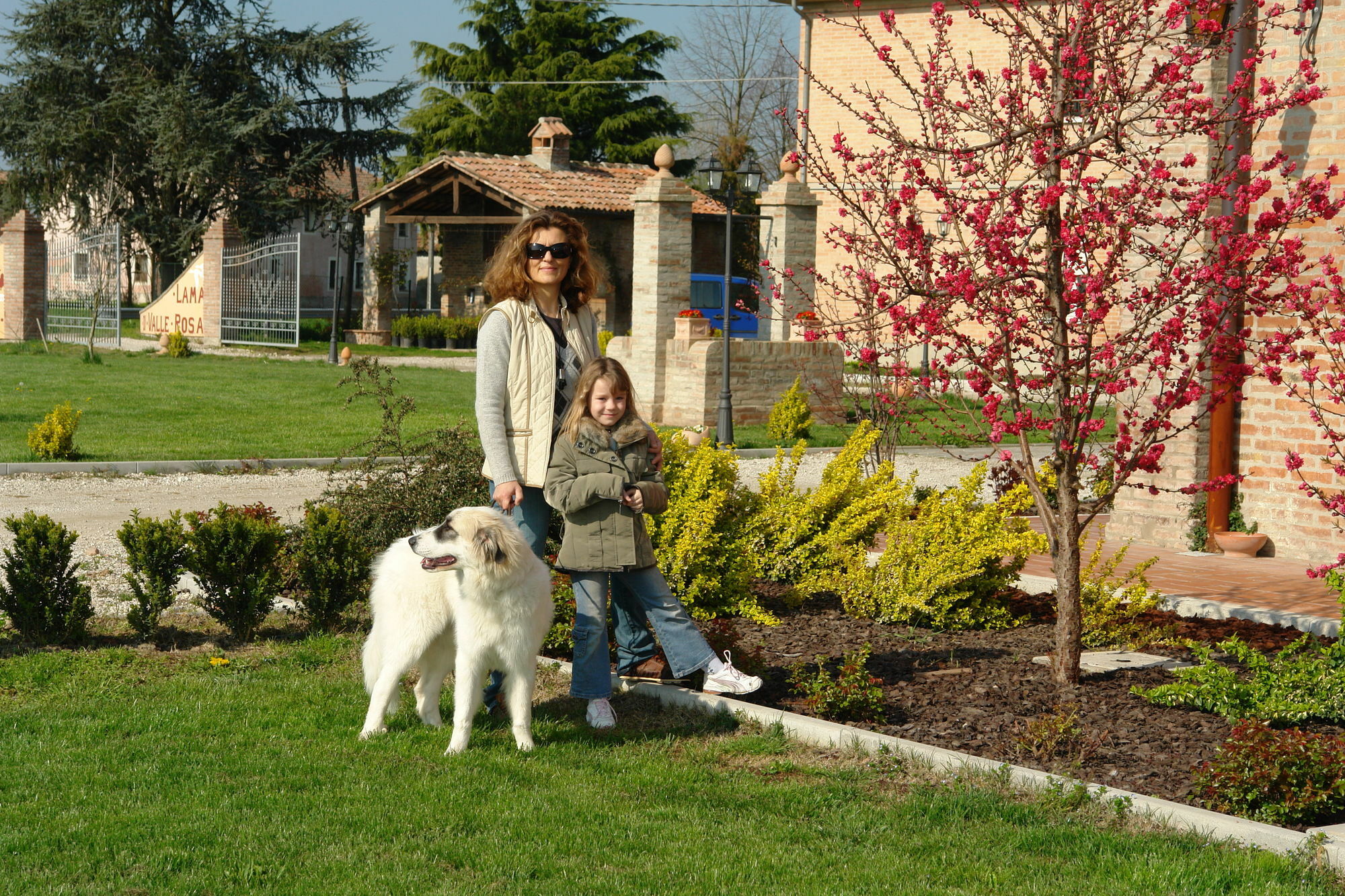 Lama Di Valle Rosa Ferrara Bagian luar foto